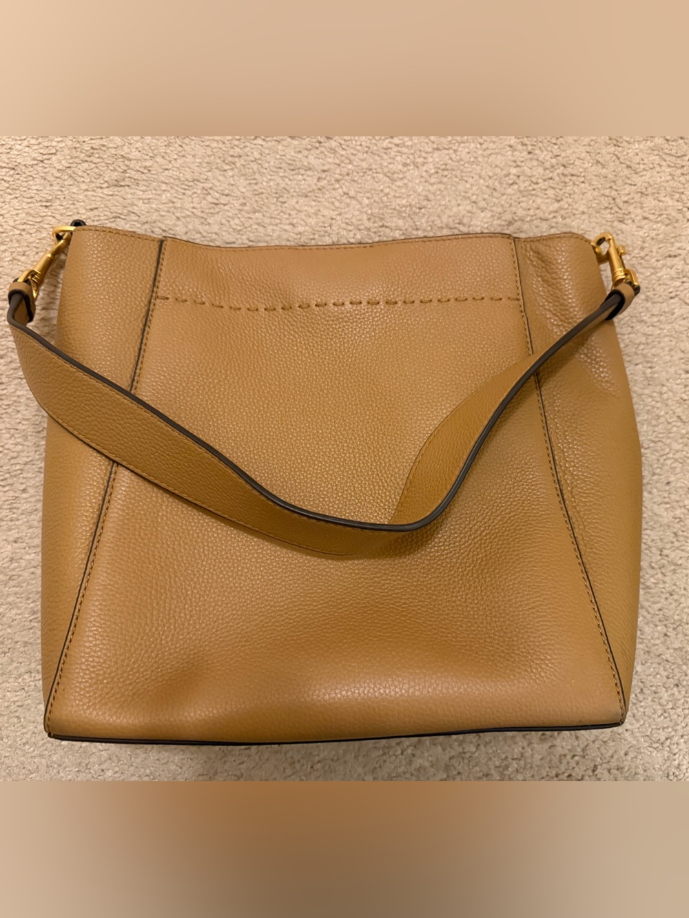 EUC Tory Burch 
McGraw Bucket Bag - Picture 3 of 4